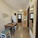 Karmen - With Terrace And Ac דירה *