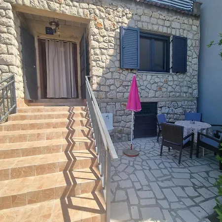 Karmen - With Terrace And Ac Novi Vinodolski