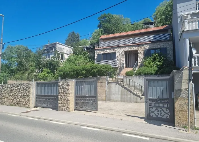 Apartment Karmen - With Terrace And Ac Novi Vinodolski