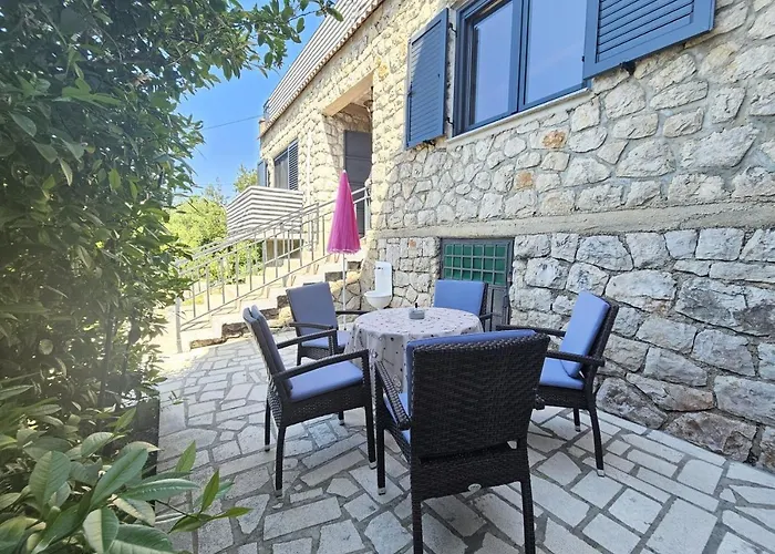 Karmen - With Terrace And Ac Novi Vinodolski