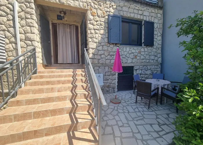 Karmen - With Terrace And Ac Novi Vinodolski