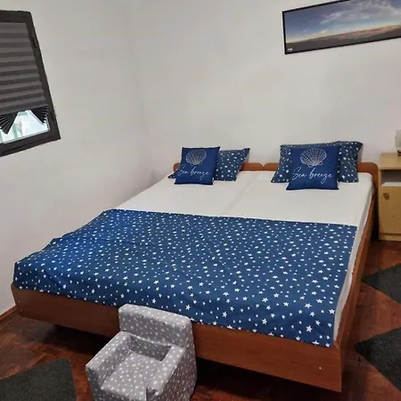 Apartment Karmen - With Terrace And Ac
