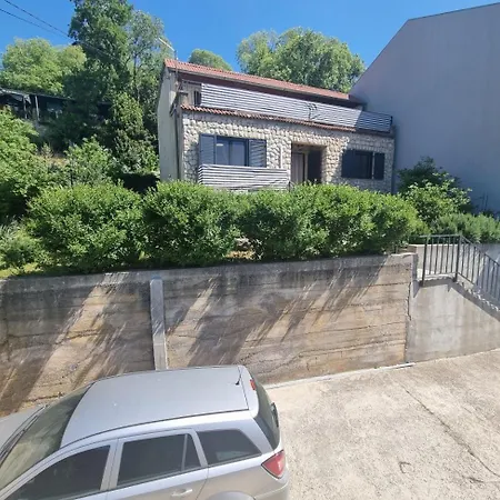 Karmen - With Terrace And Ac דירה