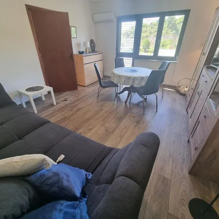 דירה Karmen - With Terrace And Ac