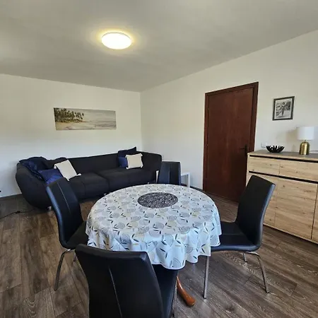 דירה Karmen - With Terrace And Ac *