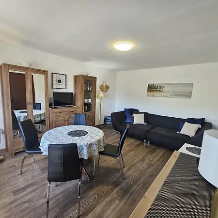 Karmen - With Terrace And Ac דירה